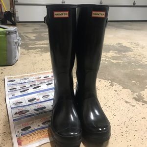 HUNTER BOOTS